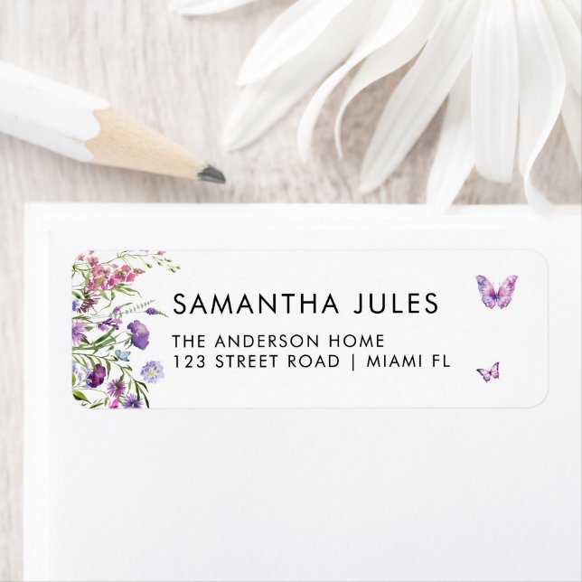 Étiquette Papillons modernes Purple Floral Adresse de retour (En situation)