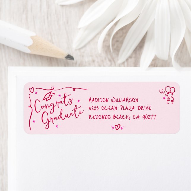 Étiquette Pink Red Hand Drawn Doodle Graduation Fun Address (En situation)