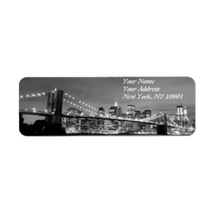 Étiquette Pont de Brooklyn et horizon de Manhattan la nuit,