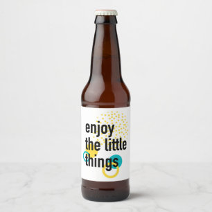Étiquette Pour Bouteilles De Bière Ambiance joyeuse et branchée de l'hôtel