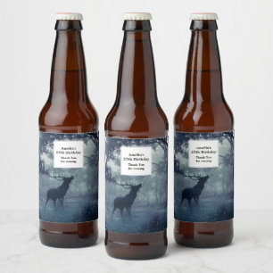 Étiquette Pour Bouteilles De Bière Cerf avec Antlers dans une forêt ombragée Annivers