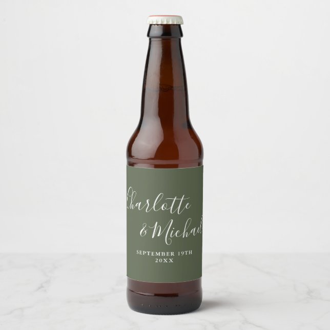 Étiquette Pour Bouteilles De Bière Élégant signature Script Mariage vert olive (Devant)