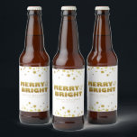 Étiquette Pour Bouteilles De Bière Joyeux et lumineux | Fun Christmas White & Gold<br><div class="desc">Étiquette simple bouteille de bière White & Gold de Noël avec texte "Merry & Bright" dans un style de typographie amusant mais élégant et étoiles pétillantes. Personnaliser avec le nom de l'expéditeur. Mélanger et correspondre avec d'autres modèles de cette série.</div>