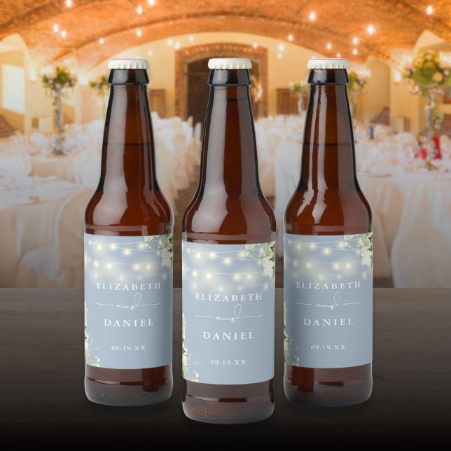 Étiquette Pour Bouteilles De Bière Lumières de Chaîne Bleu Poussiéreux Fleurs et Feui (Dusty Blue String Lights Floral Greenery Wedding Beer Bottle Label)