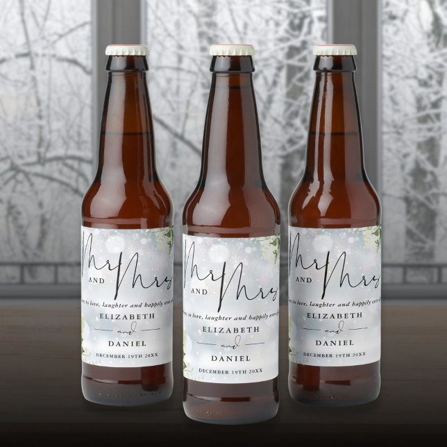 Étiquette Pour Bouteilles De Bière M. Et Mme Salutent D'Aimer Le Mariage D'Hiver (Mr And Mrs Cheers To Love Winter Wedding Beer Bottle Label)