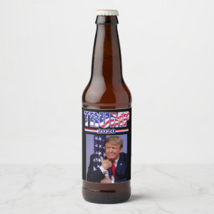 Étiquette Pour Bouteilles De Bière Trump 2020 embrasse le drapeau