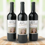 Étiquette Pour Bouteilles De Vin 40 and Fabulous Elegant Script Photo 40th Birthday<br><div class="desc">40 and Fabulous Elegant Script Photo 40th Birthday Wine Label. The saying 40 and fabulous is in modern script on a white background. Make your own 40th birthday party wine labels for her. Customize with the name and age number and insert your photo into the template.</div>