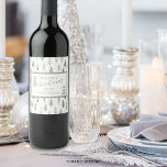 Étiquette Pour Bouteilles De Vin Arbres de Noël modernes MERRY CHRISTMAS Script<br><div class="desc">Étiquettes de Noël personnalisés avec des arbres de Noël abstraits modernes et des pins et des motifs de neige d'hiver dans les tons sauge et vert olive avec votre choix de salutation (l'exemple montre MERRY CHRISTMAS) dans une typographie manuscrite tendance et personnalisée avec votre nom ou texte personnalisé. Idéal pour...</div>