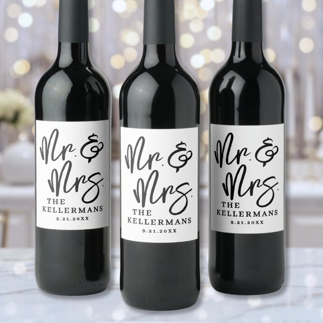 Étiquette Pour Bouteilles De Vin Black White Script Wedding (Black White Script Wedding Wine Label )