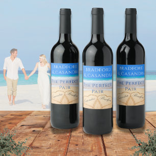 Étiquette Pour Bouteilles De Vin Blue Beach Wedding 2 Coeurs dans Sand