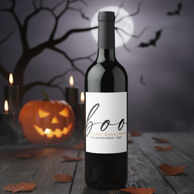 Étiquette Pour Bouteilles De Vin Boo Cute Happy Halloween Blanc (Get into the Halloween spirit with this delightfully eerie wine label! )