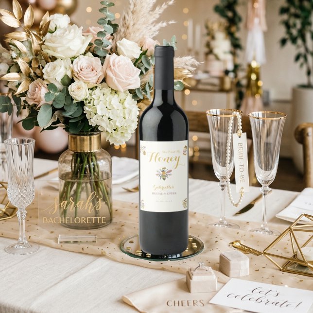 Étiquette Pour Bouteilles De Vin Butter Yellow She Found Her Honey Bee Bridal Party (Créateur téléchargé)