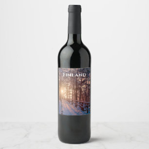 Étiquette Pour Bouteilles De Vin Coucher de soleil dans la pinède enneigée avec ray
