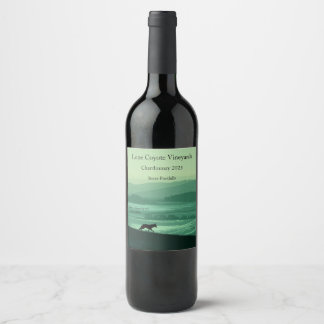 Étiquette Pour Bouteilles De Vin Coyote silhouette against green foothills