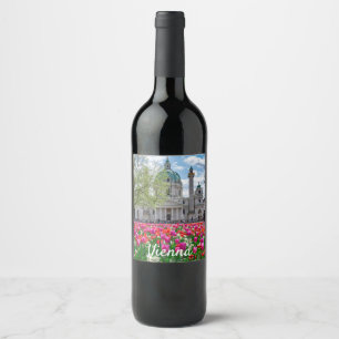 Étiquette Pour Bouteilles De Vin Eglise Saint-Charles au printemps à Vienne, Autric