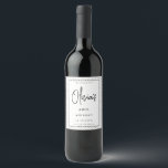 Étiquette Pour Bouteilles De Vin Élégant minimaliste B&W 40th Birthday Party Script<br><div class="desc">Faites une première impression étonnante avec nos Elégants minimalistes 40th Birthday Script Wine Étiquettes. Parfaits pour accueillir les clients à l'arrivée sur la table, ces étiquettes présentent un design noir et blanc épuré avec un délicat motif triangle qui respire l'élégance moderne. La typographie audacieuse et élégante assure le nom du...</div>