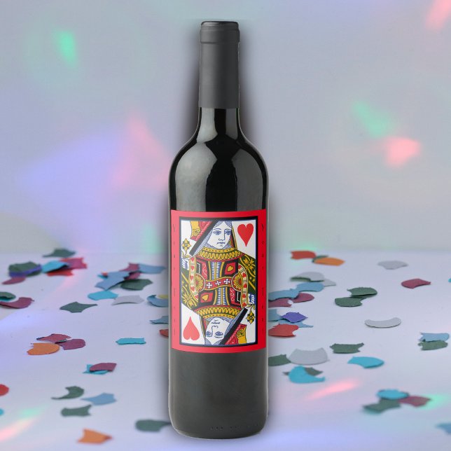 Étiquette Pour Bouteilles De Vin Fancy Colorful Heart Queen jouer carte sur rouge (Fancy heart queen playing card hearts red border on wine bottle label.)