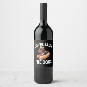 Étiquette Pour Bouteilles De Vin Ils mangent les chiens Débat Donald Trump 2024 