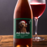 Étiquette Pour Bouteilles De Vin Joyeux Howlidays From Dog Photo Christmas<br><div class="desc">Cette conception a été créée par art numérique. Elle peut être personnalisée dans la zone fournie ou customisée en choisissant le clic pour customiser une autre option et en changeant le nom, les initiales ou les mots. Vous pouvez également modifier la couleur et le style du texte ou supprimer le...</div>