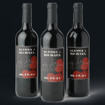 Étiquette Pour Bouteilles De Vin Las Vegas Casino Skyline Mariage de carte de lectu<br><div class="desc">Un Las Vegas Casino Mariage Wine Étiquette amusant et moderne qui ajoutera une touche personnalisée à votre événement à Las Vegas! Cet ensemble de étiquettes de vin mariage comprend des graphismes en couleur rouge, un rendu moderne de la ligne d'horizon de Las Vegas, et des polices et du texte entièrement...</div>