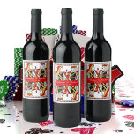 Étiquette Pour Bouteilles De Vin Las Vegas Jeu Carte King & Queen Wedding Faveur<br><div class="desc">Voici notre design de carte de jeu Queen and King, le choix parfait pour votre mariage Las Vegas! Il a été conçu pour capturer l'essence de Sin City, avec leur design unique et élégant. Le design comprend un roi royal et une reine des coeurs. Les détails complexes du design impressionnent...</div>