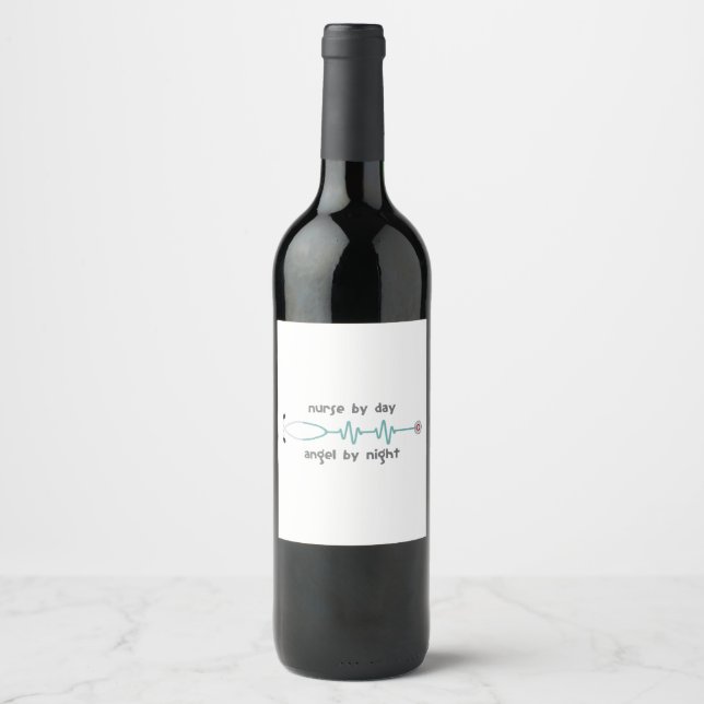 Étiquette Pour Bouteilles De Vin L'Infirmière Est Un Ange (Devant)