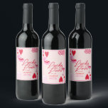 Étiquette Pour Bouteilles De Vin Lucky in Love, Fête des mariées, Lucky,<br><div class="desc">Lucky in Love,  Fête des mariées,  Lucky,  Rose,  Las Vegas thème,  casino,  Rose et rouge,  Mariée à être,  Brunch nuptiale, </div>