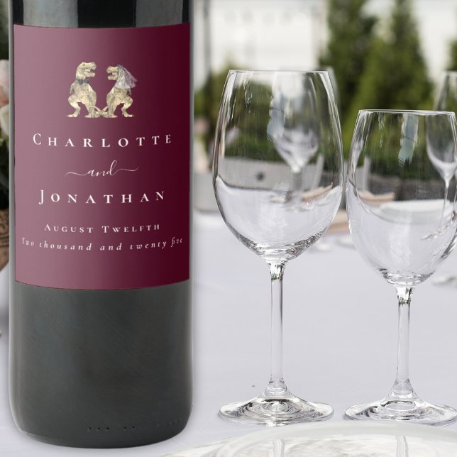 Étiquette Pour Bouteilles De Vin Mariage de Dinosaures Bourgogne & Crème Personnali (Dinosaur wedding burgundy & cream personalized wine labels Cute T-Rex dino bride & groom elegant)