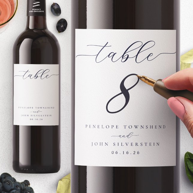 Étiquette Pour Bouteilles De Vin Mariage du numéro de table vide de script élégant (Elegant Script Blank Table Number Wedding Wine Label)