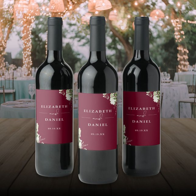 Étiquette Pour Bouteilles De Vin Mariage Élégant avec Fleurs et Feuillage de Bourgo (Elegant Burgundy Floral Greenery Wedding Wine Label)