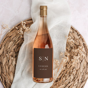 Étiquette Pour Bouteilles De Vin Minimaliste et Chic Monogramme de Mariage Brun C