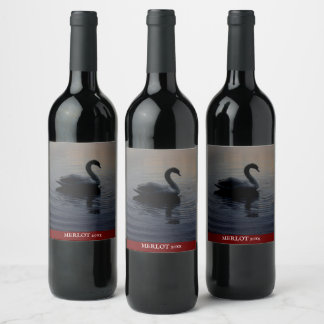 Étiquette Pour Bouteilles De Vin Mockup Elegant Swan Étiquette de vin personnalisé