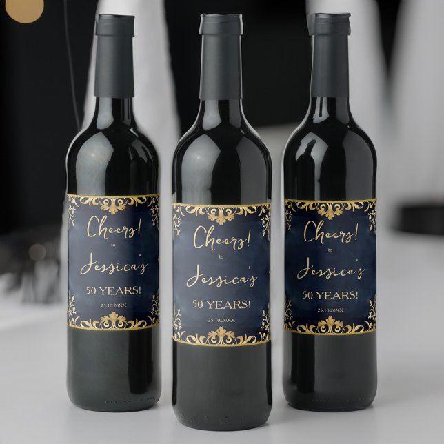 Étiquette Pour Bouteilles De Vin Modèle de fête d'anniversaire en noir et or (Black and gold ornamental birthday party template wine label personalized vine labels cheers to 50)