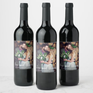 Étiquette Pour Bouteilles De Vin Modern Script Love et Merci Mariage Couple
