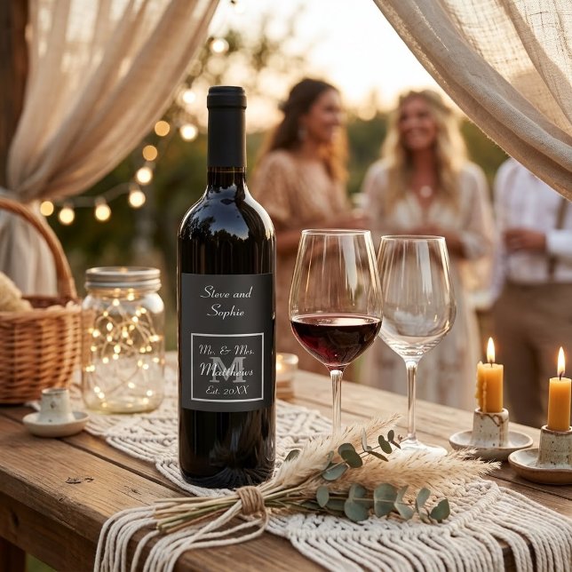 Étiquette Pour Bouteilles De Vin Monogramme Minimaliste | Mariage Noir et Blanc (Créateur téléchargé)