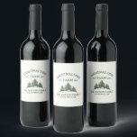 Étiquette Pour Bouteilles De Vin Nom de famille personnalisé Christmas Tree Farm Re<br><div class="desc">Griller la saison avec une touche personnelle ! Notre étiquette de vin de vacances sur mesure dispose de votre nom de famille et d'une ferme rétro de Noël en vert sage. Parfait pour faire un don ou ajouter un air festif à vos célébrations de vacances.</div>