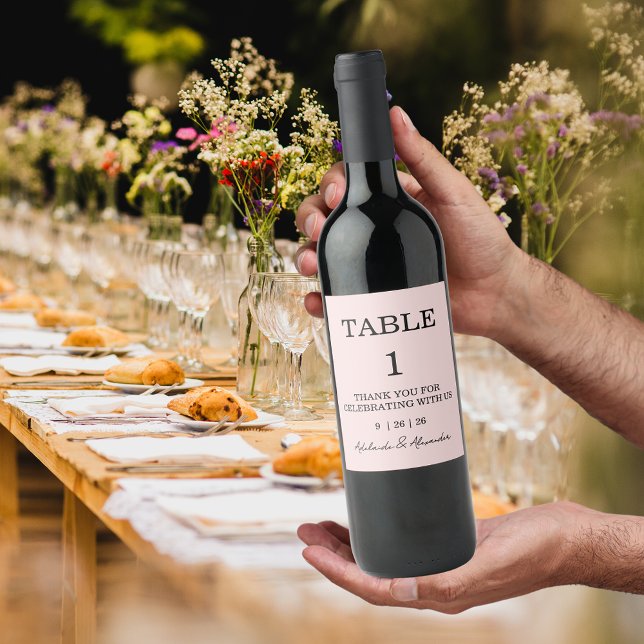 Étiquette Pour Bouteilles De Vin Numéro de table rose rose moderne mariage   (Créateur téléchargé)