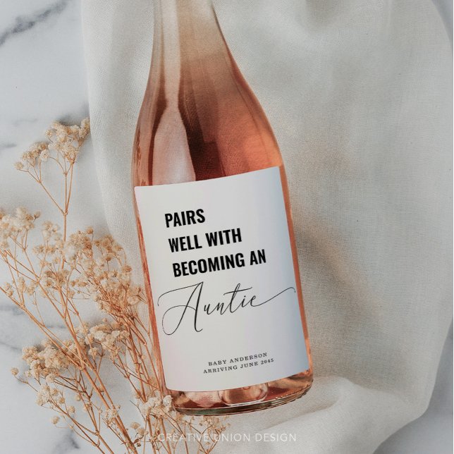 Étiquette Pour Bouteilles De Vin Pairs Well With Baby Announcement Auntie (Créateur téléchargé)
