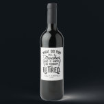 Étiquette Pour Bouteilles De Vin Professeur retraité Chef du Parti de la retraite s<br><div class="desc">Drôle professeur à la retraite disant que c'est parfait pour le cadeau de départ à la retraite pour votre collègue préféré qui a un bon sens de l'humour. Le dicton sur ce cadeau pédagogique moderne à la retraite dit : "Comment appelez-vous un enseignant qui est heureux lundi? Retraité." Ajoutez un...</div>