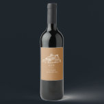 Étiquette Pour Bouteilles De Vin Rustic Barn Line Art Goldenrod Mariage<br><div class="desc">Mariage RSVP avec illustration de grange sur l'arrière - plan Goldenrod.</div>