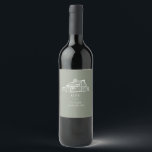 Étiquette Pour Bouteilles De Vin Rustic Grange Line Art Sage Green Mariage<br><div class="desc">Mariage RSVP avec illustration de grange sur Sage Green arrière - plan.</div>