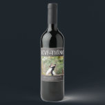 Étiquette Pour Bouteilles De Vin Rustic Love & Merci Photo personnalisée Mariage Fa<br><div class="desc">Étiquette de vin pour une faveur de mariage,  avec amour et remerciements écrits sur un arrière - plan de bois. Ajoutez votre photo mariage préférée,  vos noms et votre date de mariage !</div>