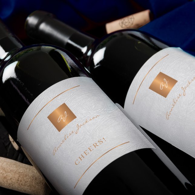 Étiquette Pour Bouteilles De Vin Script de nom personnalisé moderne en or blanc (Créateur téléchargé)