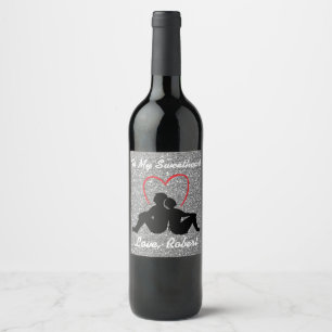 Étiquette Pour Bouteilles De Vin Silhouette Couple assis Coeur Rouge Argent