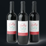 Étiquette Pour Bouteilles De Vin Tags cadeaux Holly Jolly Christmas<br><div class="desc">Cette collection de produits présente un design de typographie de vacances mignon qui dit "Ayez un Noël Holly Jolly" dans des couleurs de Noël festives et d'inspiration rétro. La police de caractères moderne ajoute une touche ludique et élégante, tandis que les couleurs rouge et vert évoquent la fête classique. Parfait...</div>