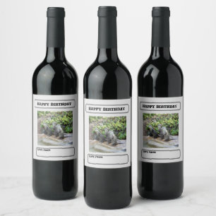 Étiquette Pour Bouteilles De Vin **"Triple Trouble : Les Aventures de Otter Triplet