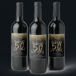 Étiquette Pour Bouteilles De Vin Typographie moderne or parties scintillant chic 50<br><div class="desc">Célébrez votre 50e anniversaire avec style avec cet effet de parties scintillant noir,  blanc et or qui fait 50 look bon vin,  bière et eau étiquettes de fête. Un design moderne avec texte de script et graphismes en gras. Modifiez la couleur pour la customiser. Partie d'une collection.</div>