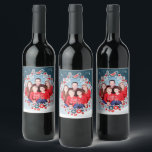 Étiquette Pour Bouteilles De Vin Winter Wonderland Your Photo Christmas Wonderland<br><div class="desc">Célébrez la saison des fêtes avec cette couronne qui attire l'attention et qui présente en hiver des oiseaux décoratifs, des baies de mistletoe et des fleurs rouge vif. L'Arrière - plan est un pays merveilleux d'hiver avec des chutes de neige et des flocons de neige au-dessus d'un ciel bleu nuit....</div>