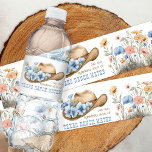 Étiquette Pour Bouteilles D'eau Cowboy Casquette avec Boho Fleurs sauvages Funny T<br><div class="desc">Drôle étiquettes de bouteille d'eau de ranch texas avec casquette de cowboy et fleurs sauvages de boho. Le libellé est entièrement modifiable et se lit actuellement "seulement deux ingrédients à l'exception de Texas Ranch Water" dans la typographie de style occidental et une palette de couleurs bleu et marron doux. Veuillez...</div>