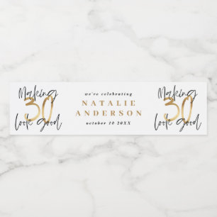 Étiquette Pour Bouteilles D'eau Eau de typographie or noir moderne de 30e annivers